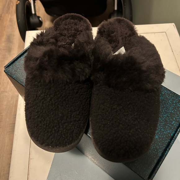 EMU X TNA Jolie teddy slippers - Picture 3 of 4